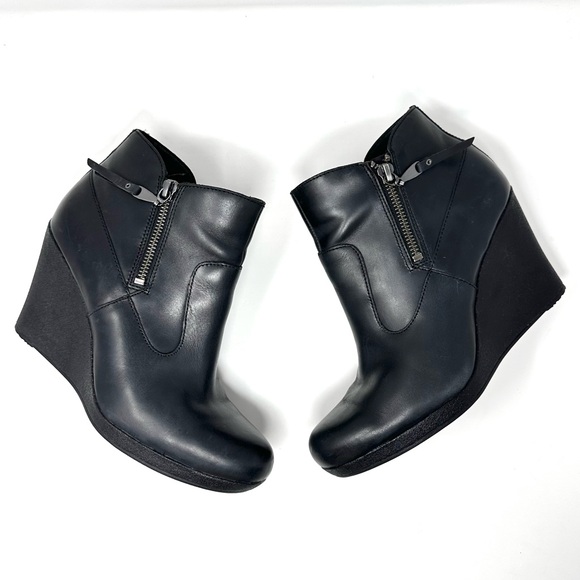 UGG Australia Meredith Womens Black Leather Wedge Ankle Boots - Picture 6 of 13